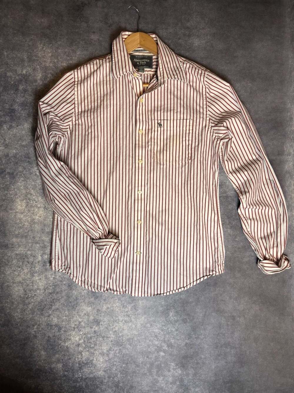 Abercrombie & Fitch Red and White Striped Long Sleeve Button-Up Shirt Size L
